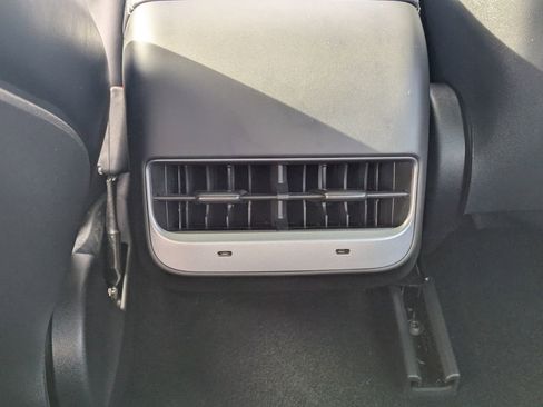 Used 2023 Tesla Model 3 Standard Range image 13