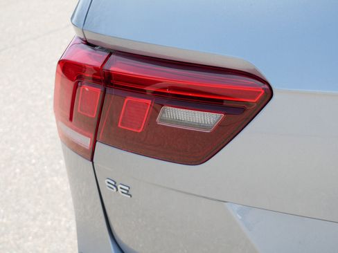 Certified 2023 Volkswagen Tiguan SE R-Line AWD/4WD image 17