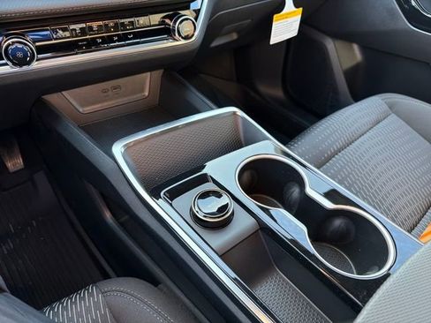 New 2026 Chevrolet Equinox LT w/ Safety and Technology Package FWD image 32