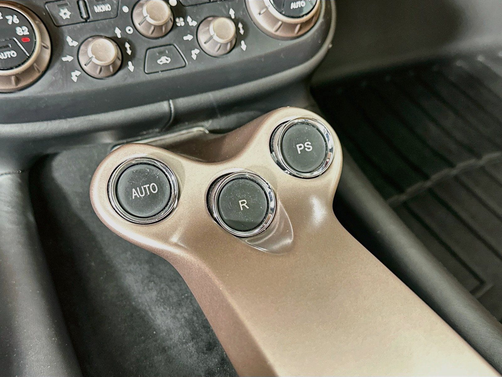 Used 2014 Ferrari California RWD image 29