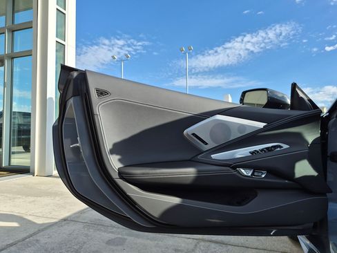 Used 2024 Chevrolet Corvette Stingray Preferred Conv w/ Z51 Performance Package RWD image 12