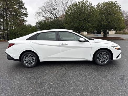 New 2026 Hyundai Elantra Blue image 8