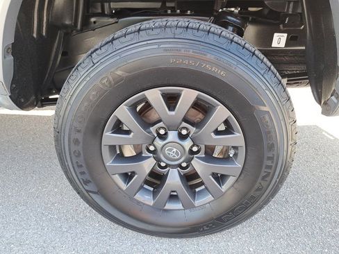 Used 2021 Toyota Tacoma SR5 image 4