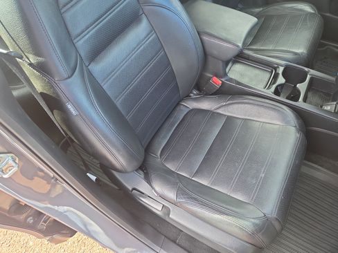 Used 2019 Honda CR-V LX image 16