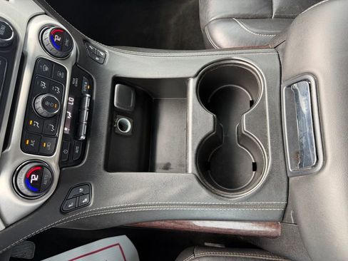 Used 2018 GMC Yukon XL SLT image 29