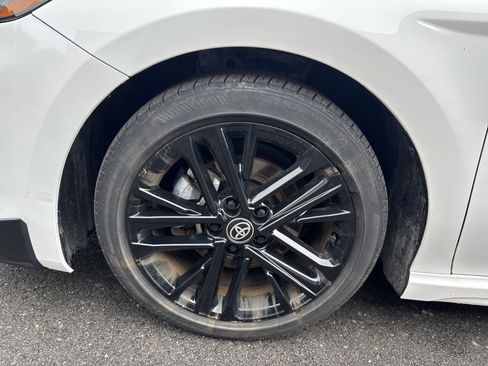 Used 2025 Toyota Camry SE image 11