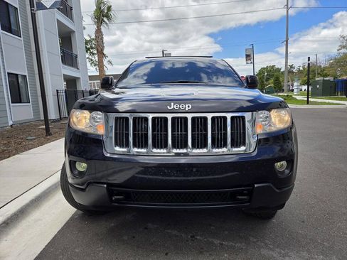 Used 2011 Jeep Grand Cherokee Laredo AWD/4WD image 2