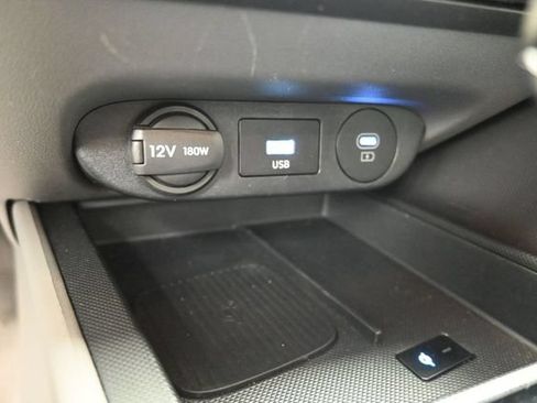 Used 2025 Hyundai Elantra SEL FWD image 6