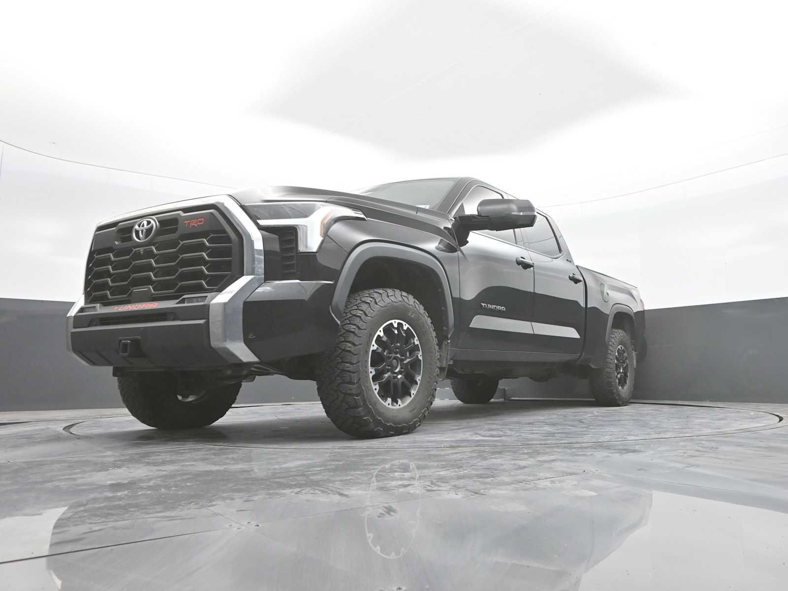 Used 2022 Toyota Tundra SR5 w/ TRD Off-Road Premium Package AWD/4WD image 38