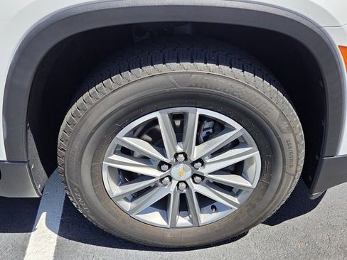 Certified 2023 Chevrolet Traverse LT FWD image 10