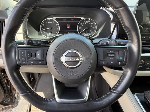 Used 2022 Nissan Pathfinder SL FWD image 17