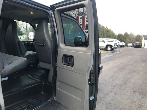 Used 2017 Chevrolet Express 3500 LT w/ LT Preferred Equipment Group image 39