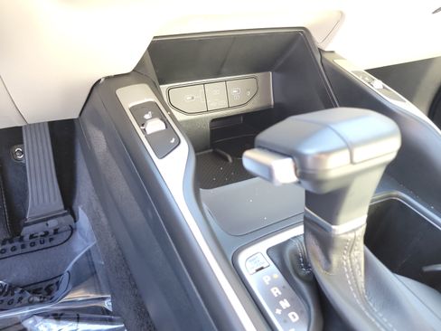 Certified 2025 Kia Sorento S FWD image 20