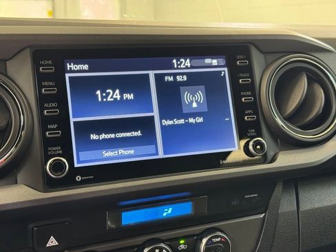 Used 2022 Toyota Tacoma TRD Off-Road image 36