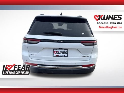 Used 2024 Jeep Grand Cherokee Laredo image 10