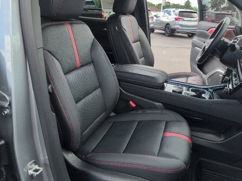 Used 2024 Chevrolet Traverse RS w/ LPO, Floor Liner Package AWD/4WD image 55