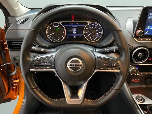 Certified 2023 Nissan Sentra SR FWD image 13