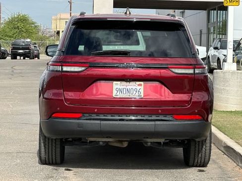 Certified 2023 Jeep Grand Cherokee Altitude RWD image 8