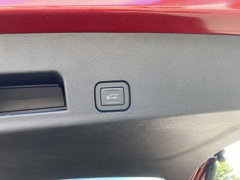 New 2025 Chevrolet Traverse LT w/ Sun and Wheel Package image 26