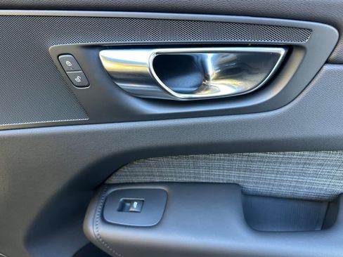 Used 2025 Volvo XC60 B5 Core w/ Protection Package Premier image 19