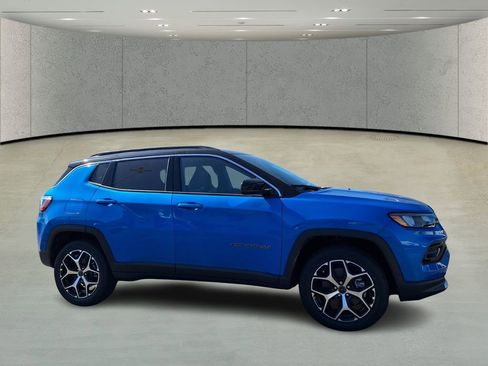 New 2026 Jeep Compass Limited image 3