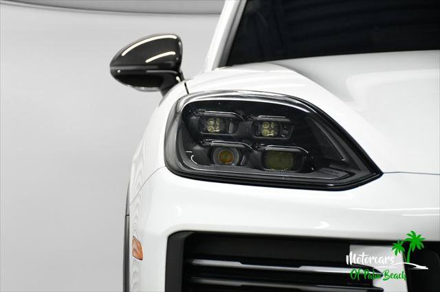 Used 2024 Porsche Cayenne Turbo GT AWD/4WD image 26