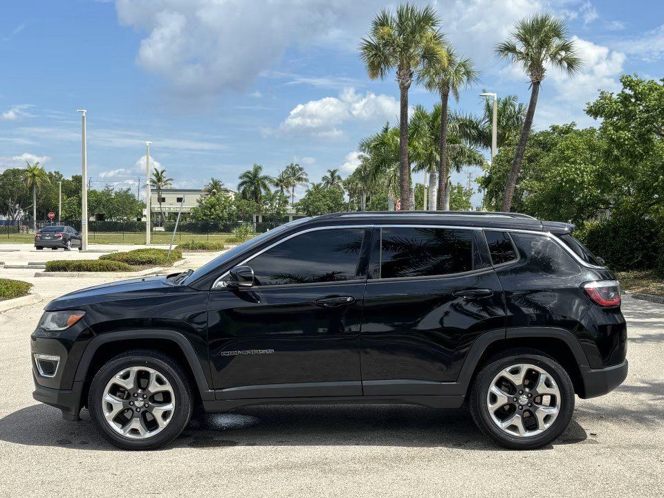 Used 2018 Jeep Compass Limited w/ Navigation Group AWD/4WD image 10