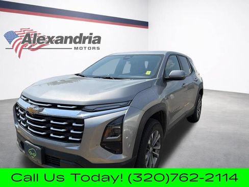 Used 2025 Chevrolet Equinox LT AWD/4WD image 1
