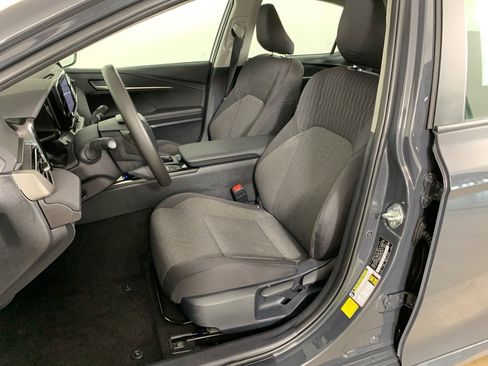 Used 2025 Toyota Camry LE image 19