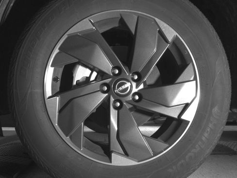 Used 2025 Nissan Rogue SV image 12