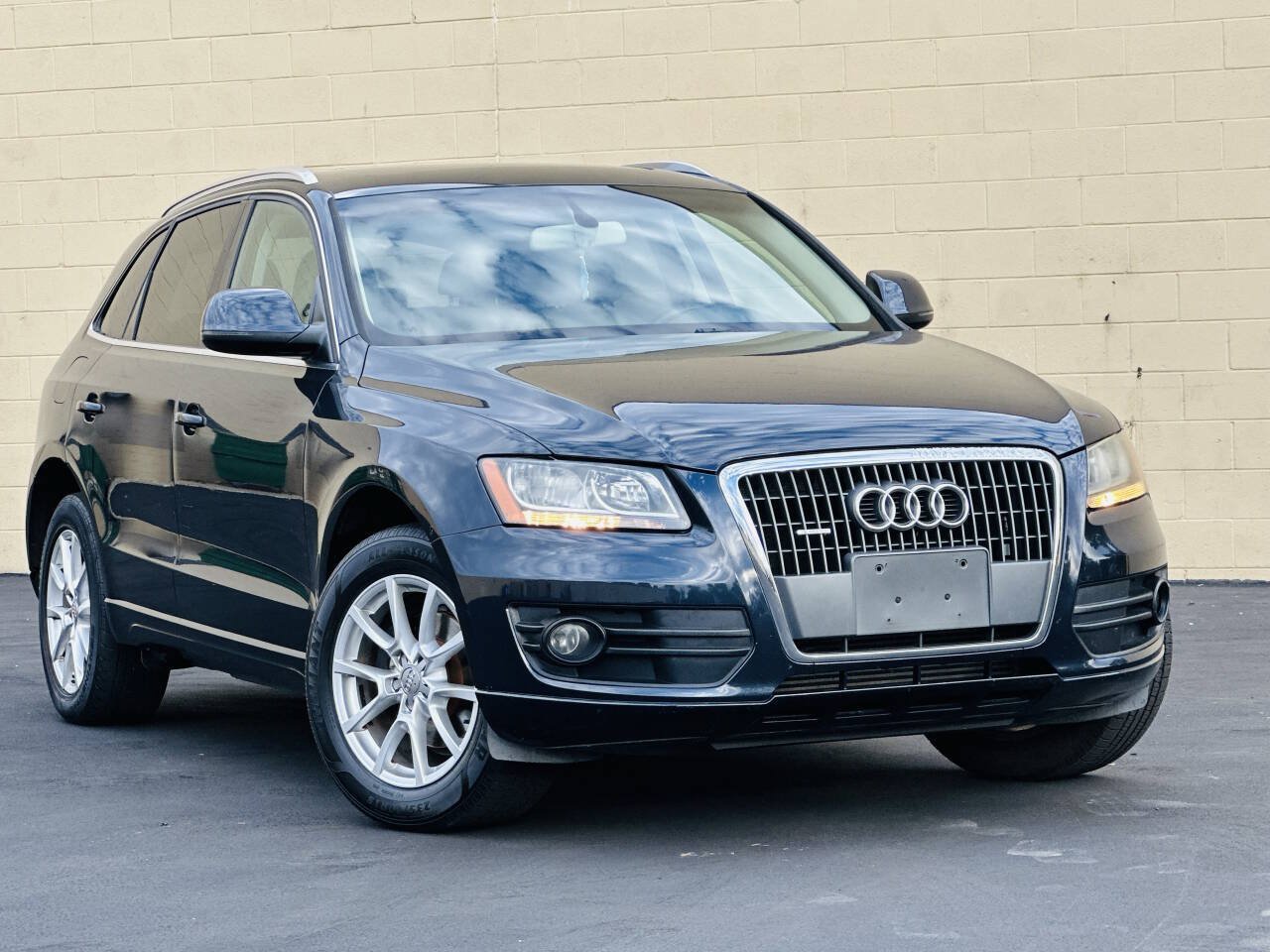 Used 2012 Audi Q5 2.0T Premium AWD/4WD image 1