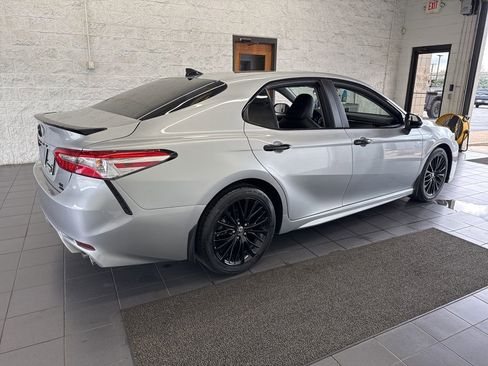 Used 2020 Toyota Camry SE AWD/4WD image 8