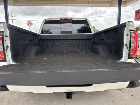 Used 2018 GMC Sierra 1500 Denali w/ Denali Ultimate Package AWD/4WD image 9
