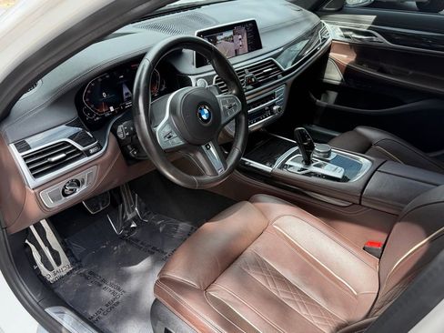 Used 2021 BMW 750i xDrive w/ M Sport Package AWD/4WD image 24