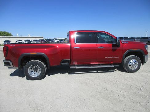 New 2026 GMC Sierra 3500 SLT w/ SLT Premium Package AWD/4WD image 3
