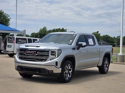Used 2022 GMC Sierra 1500 SLT w/ SLT Premium Plus Package image 3