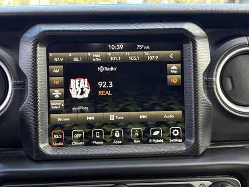 Used 2023 Jeep Wrangler Unlimited Rubicon 4xe image 24