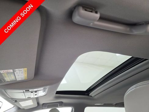 Used 2017 Toyota Highlander Limited w/ Carpet Mat Package AWD/4WD image 3