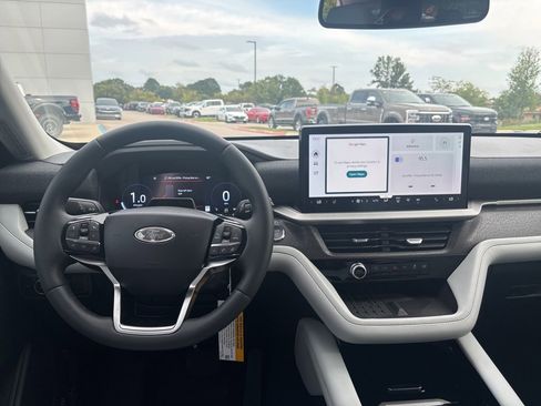 New 2025 Ford Explorer Platinum w/ Ultimate Package image 13