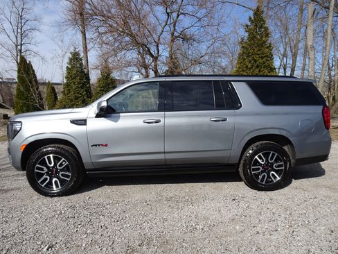 Used 2023 GMC Yukon XL AT4 w/ AT4 Premium Package image 7