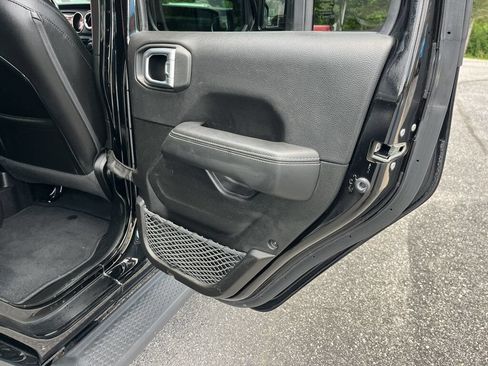 Used 2022 Jeep Wrangler Unlimited Sahara w/ LED Lighting Group AWD/4WD image 50