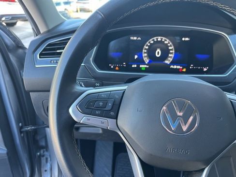 Used 2024 Volkswagen Tiguan SE image 20