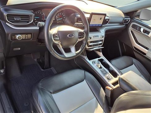 Used 2023 Ford Explorer XLT w/ Equipment Group 202A image 18