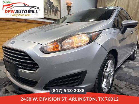 Used 2019 Ford Fiesta SE image 1