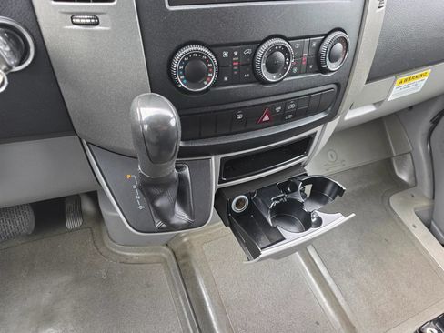Used 2013 Mercedes-Benz Sprinter 2500 image 22