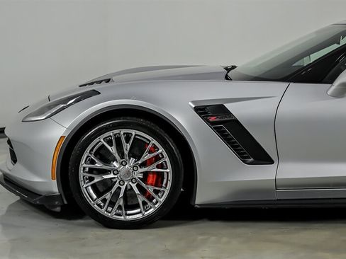 Used 2016 Chevrolet Corvette Z06 w/ 3LZ Preferred Equipment Group RWD image 7