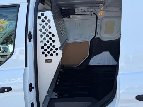 Used 2022 Ford Transit Connect XL FWD image 21
