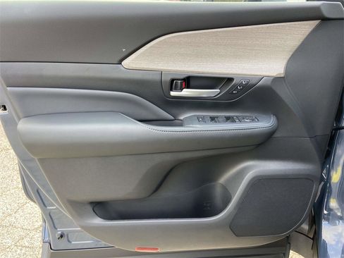 Used 2025 Toyota Grand Highlander Platinum image 13