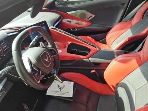 Used 2025 Chevrolet Corvette Stingray Preferred Conv w/ Z51 Performance Package RWD image 6