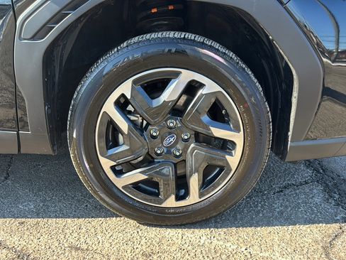 Used 2025 Subaru Forester Limited w/ Popular Package image 45